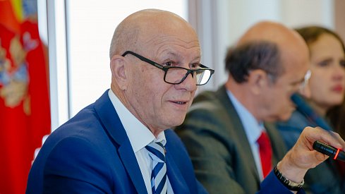 Оклады специалистов по опеке и попечительству несовершеннолетних вырастут с 1 октября